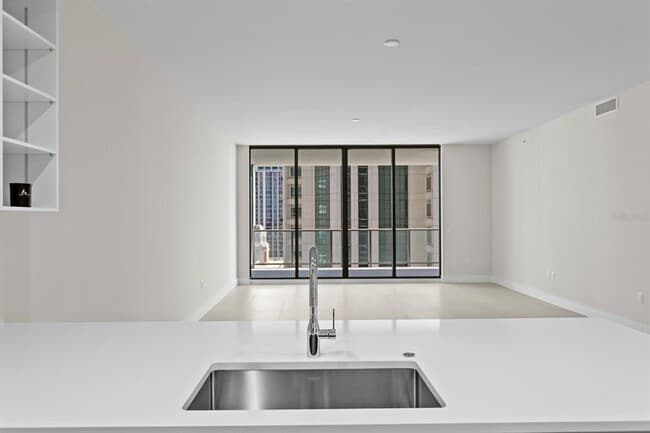 Building Photo - 275 1st Ave S