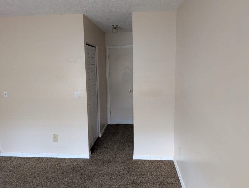 Building Photo - 458 Bentwood Ln