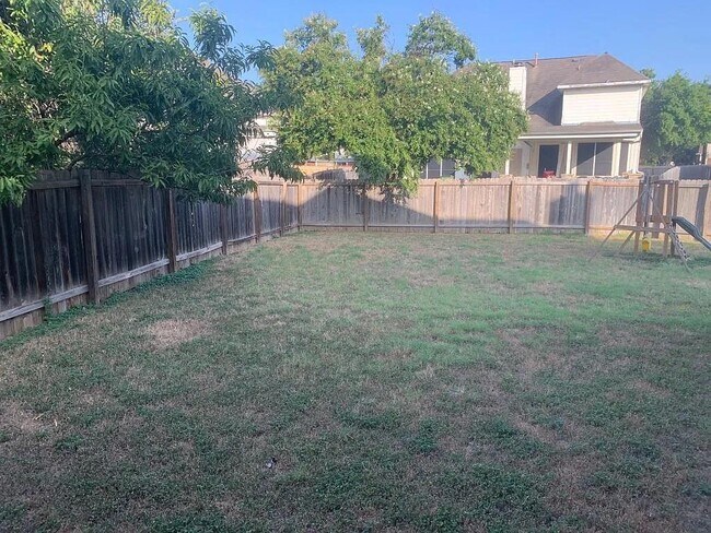 Building Photo - 1207 Chinquapin Ct
