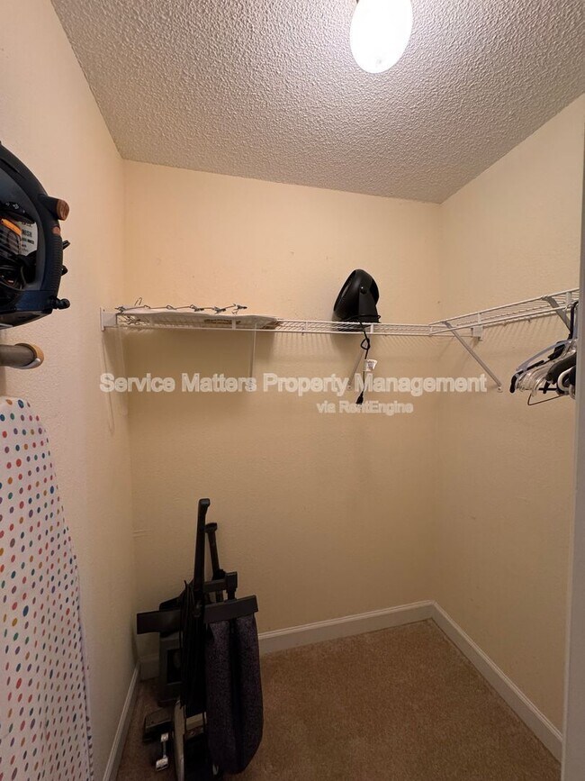 Building Photo - 6277 Pansy Dr