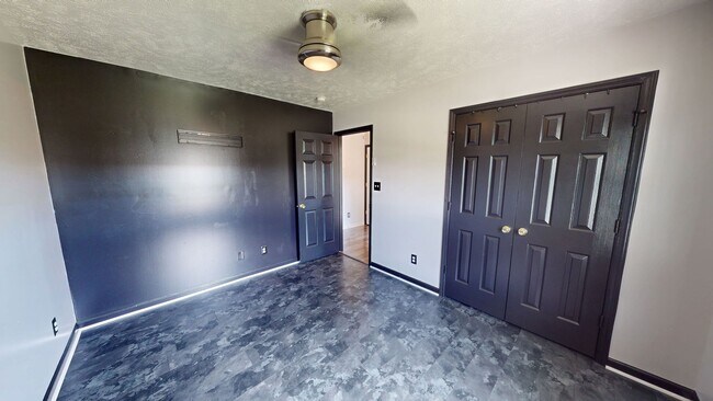 Building Photo - Updated Ranch w/ Bonus in Hope Mills!
