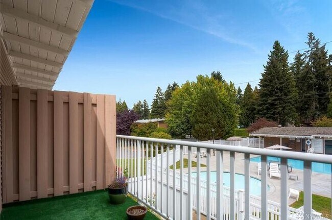 Building Photo - 5722 122nd Pl SE