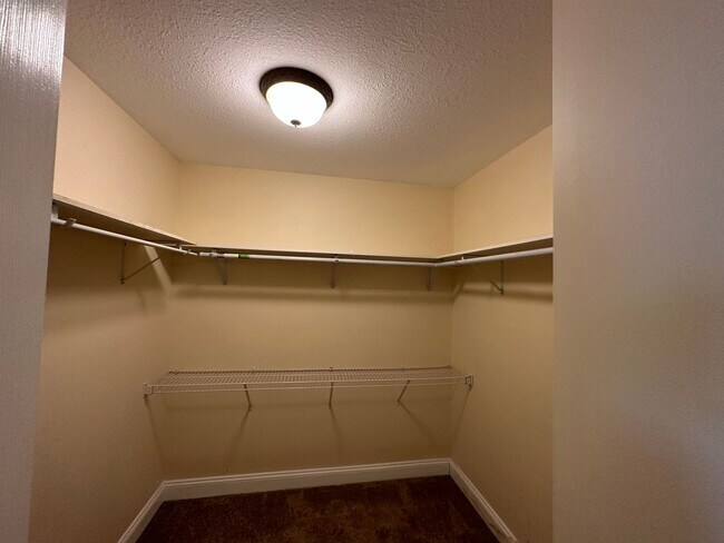 Building Photo - 789 Spence Dr