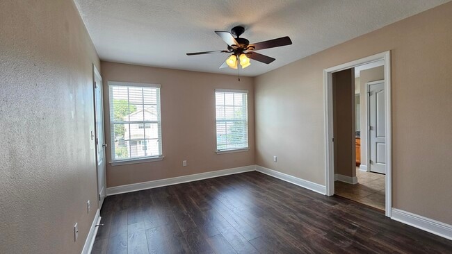 Building Photo - 82 Mosaic Oaks Cir