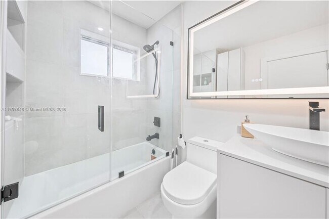 Building Photo - 1320 NE 210th Terrace