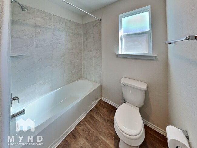 Building Photo - 918 Andean Emerald