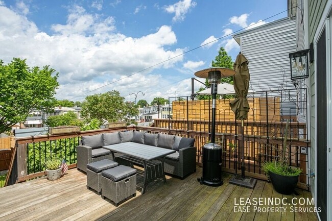 Building Photo - 719 Gallatin St NW