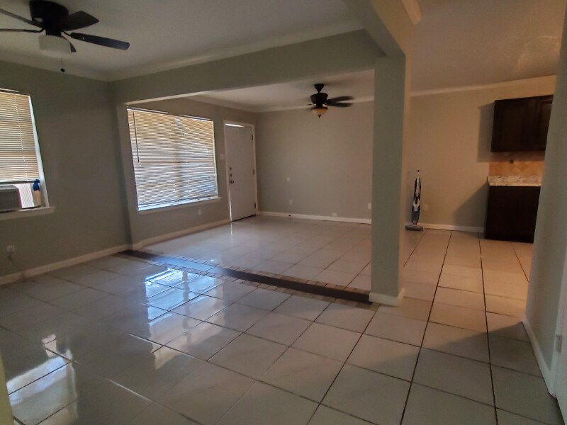 Building Photo - 1717 Magnolia Dr