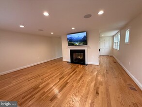 Building Photo - 217 W.Market Street