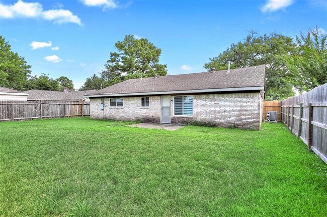 Building Photo - 11218 Sageview Dr