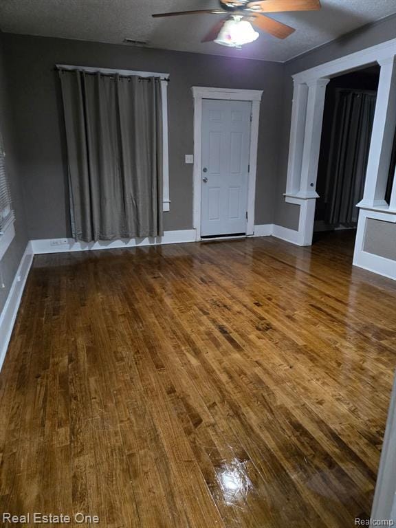 Building Photo - 1144 Elm St