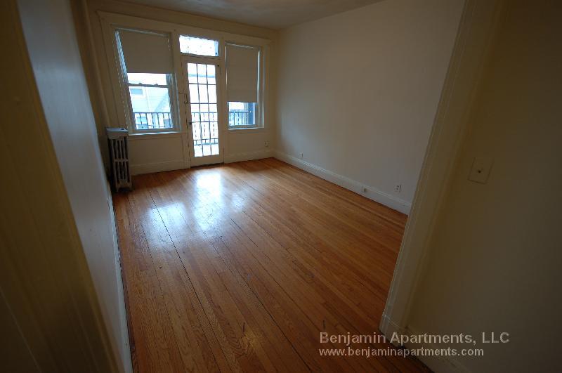 Building Photo - 130 Sutherland Rd