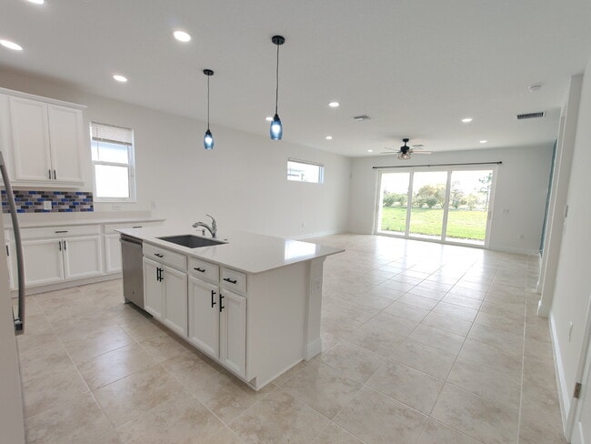 Building Photo - 8173 Sternway Rd