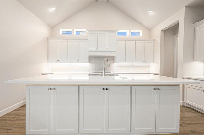 Building Photo - 3515 Lauriston Dr