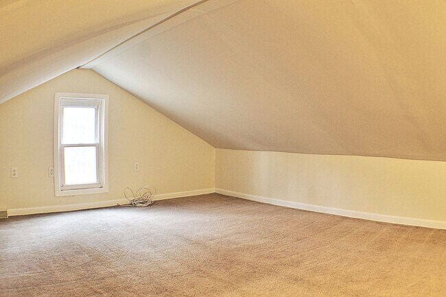 Building Photo - 43 Beckers Grove