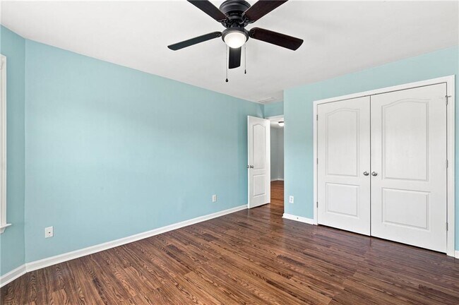 Building Photo - 3135 Carrick Rd