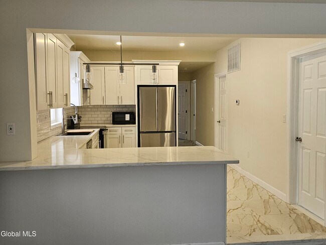 Building Photo - 489 Grooms Rd