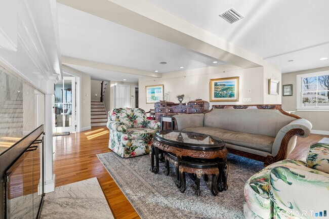 Building Photo - 5 Middle Beach Rd