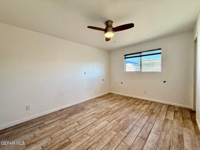 Building Photo - 10833 Cardigan Dr