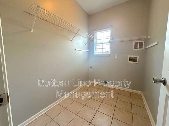 Building Photo - 4845 Chesney St NW