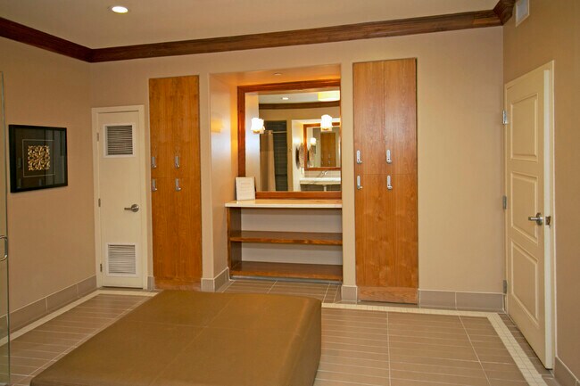 Building Photo - 476 Caruso Ave