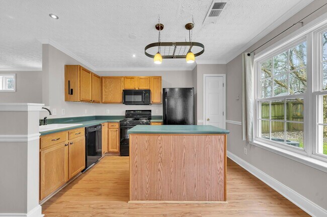 Building Photo - 225 Osmanthus Way
