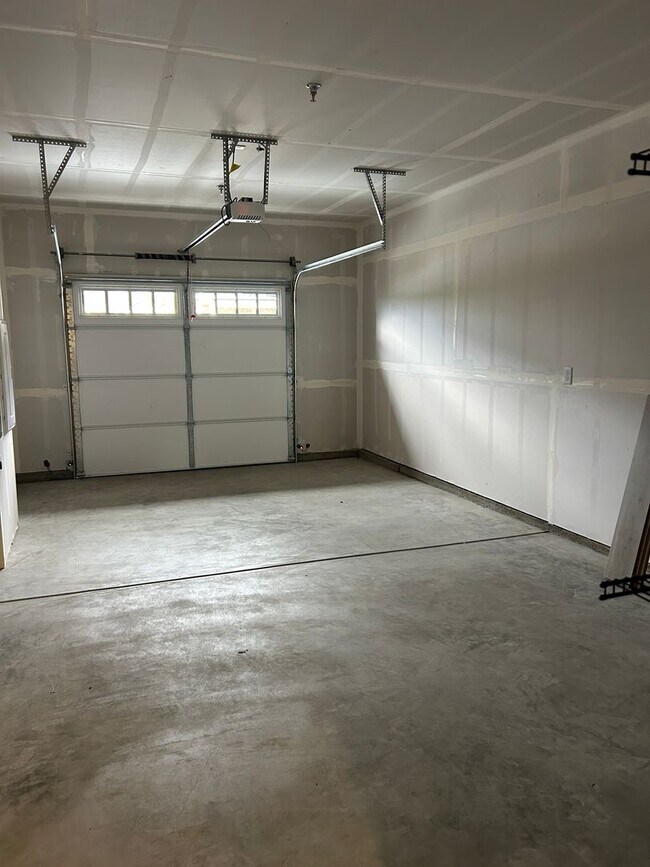 Building Photo - 2Bd/2Ba Redmond House