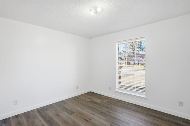 Building Photo - Ranch Style Home in Southside Savannah