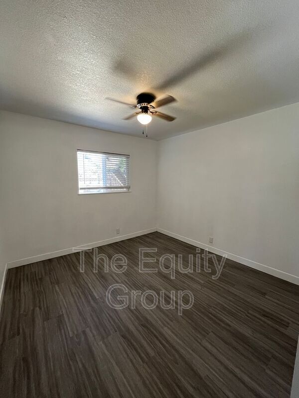 Building Photo - 1828 W Vassar Ave