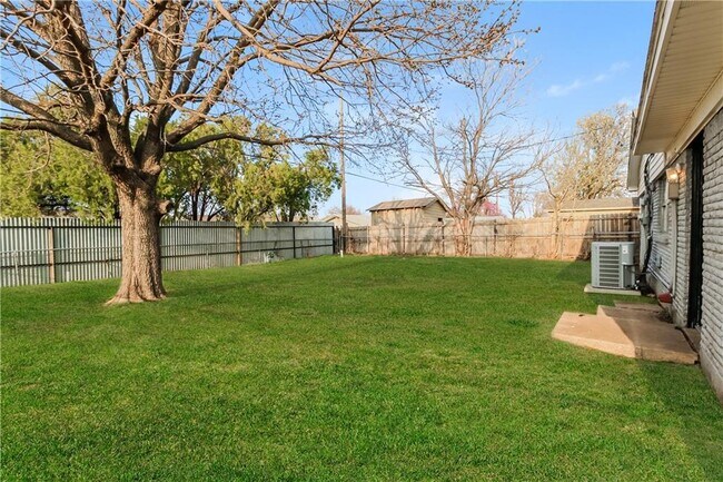 Building Photo - 1317 SW 63rd St