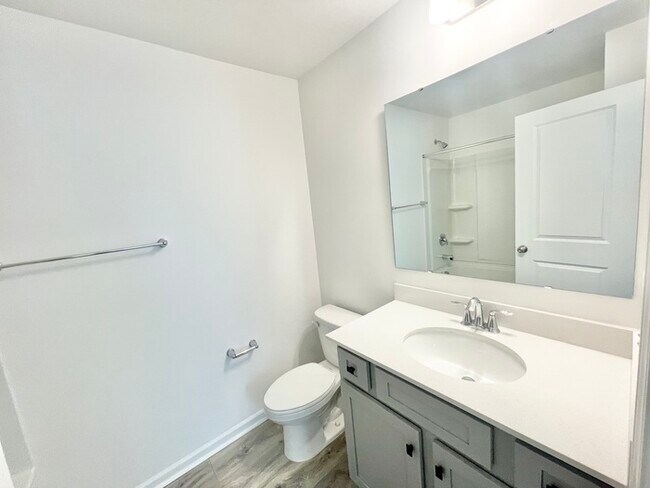 Building Photo - 2 Bedroom Townhome in Lowell (Minutes from I-85)- MOVE IN READY