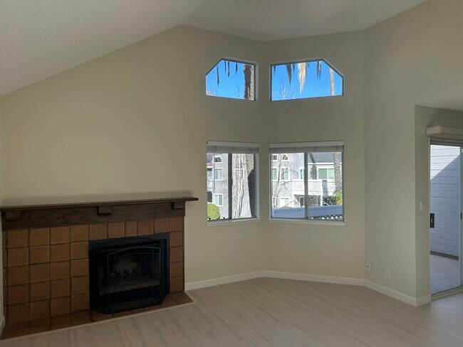 Building Photo - 1891 Lakebird Dr