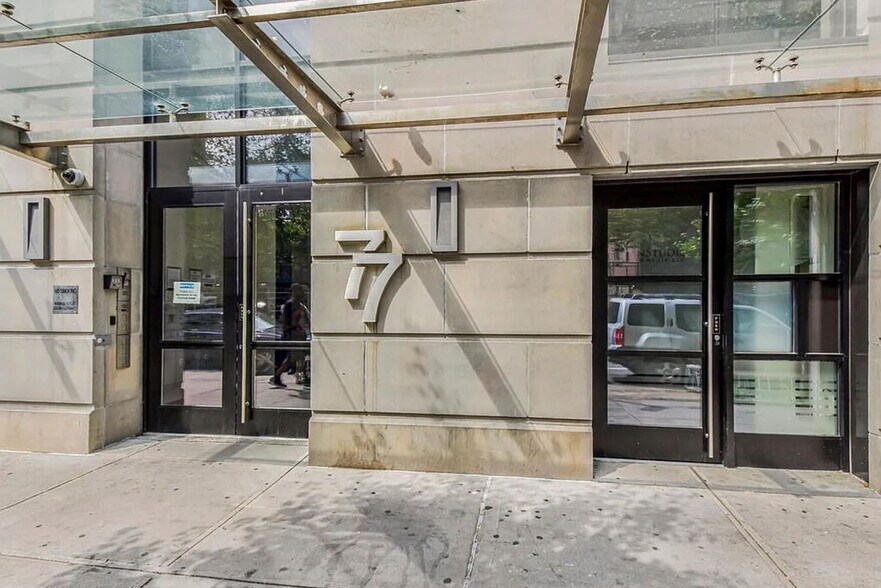 Building Photo - 77 E 110th St