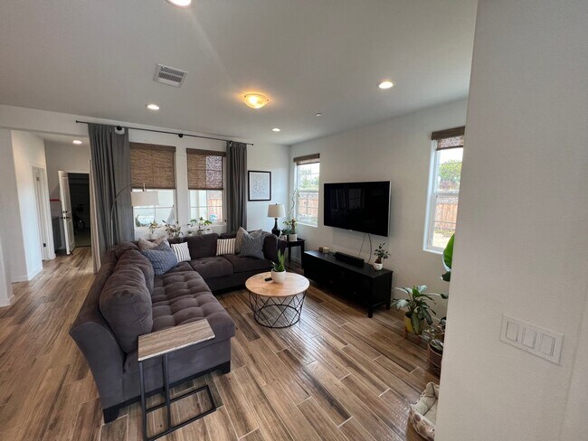 Building Photo - Sea Haven Single Family Home Coming Soon!!