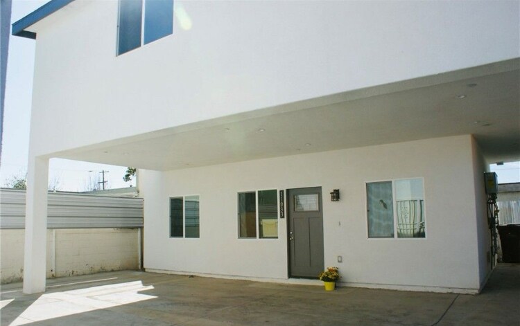 Bottom unit - 11033 S Burin Ave