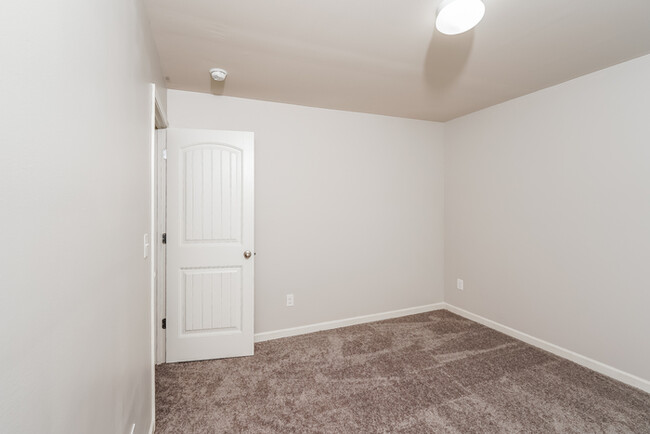 Building Photo - 432 Reed Way