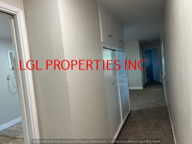 Building Photo - MontTrust2623