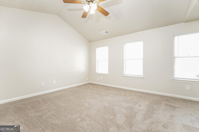 Building Photo - 4310 Chestnut Lake Ave