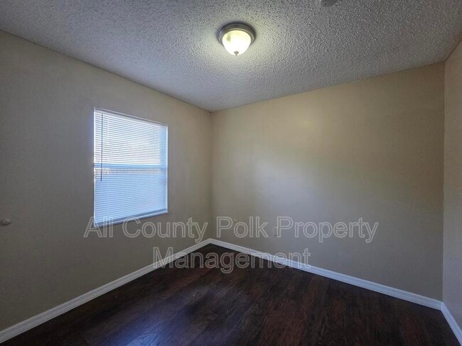 Building Photo - 1122 Mercury Dr W