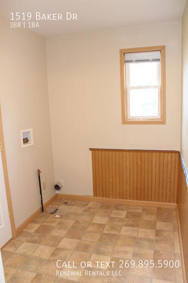 Building Photo - 1519 Baker Dr