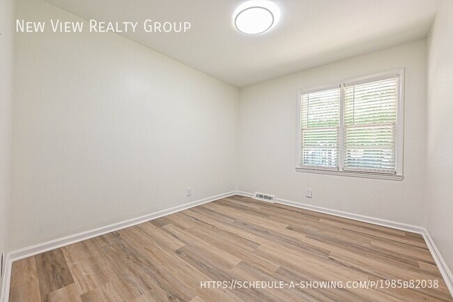 Building Photo - 5121 Farm Pond Ln