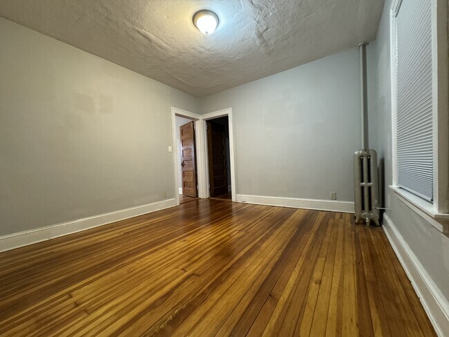 Building Photo - 18 Burgoyne St