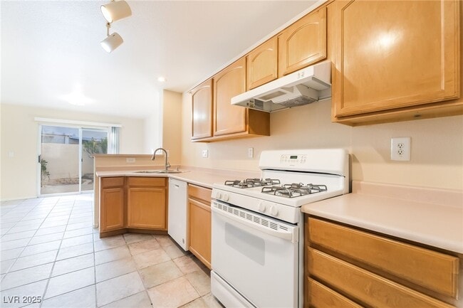 Building Photo - 435 Coral Sea St