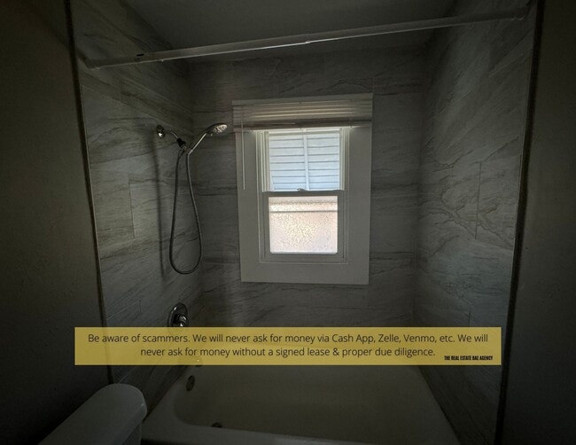 Building Photo - 10135 Cabot Dr