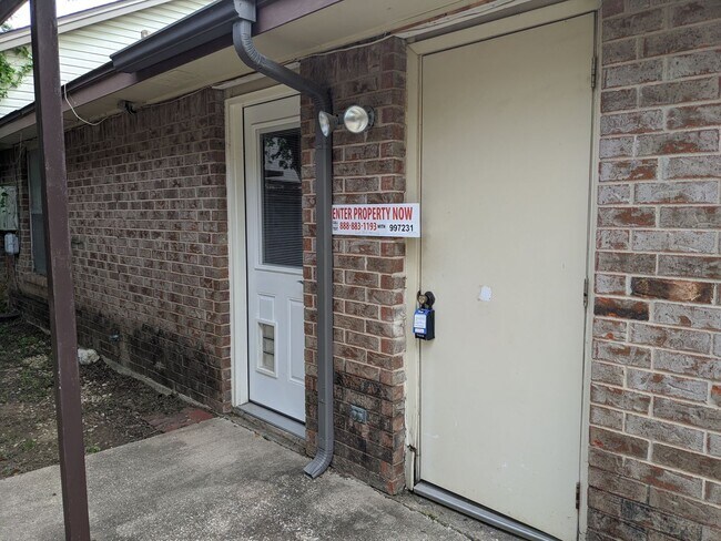 Building Photo - Cute 1 story duplex in Euless in CGISD