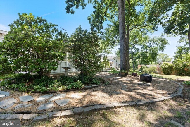 Building Photo - 6610 Bowie Dr