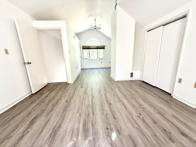 Building Photo - 151 Bailey Ave