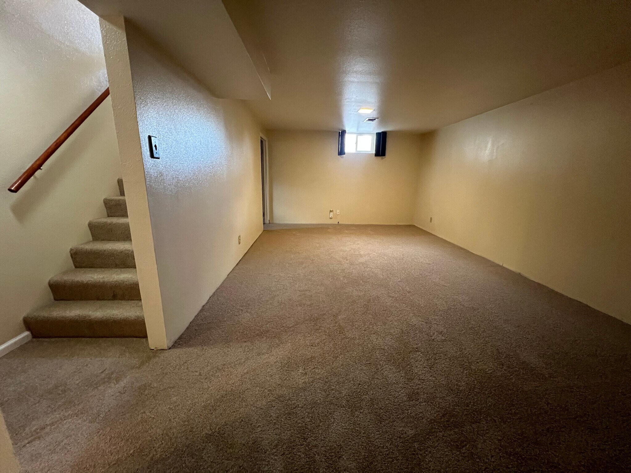 Building Photo - 1328 S Beach Ct