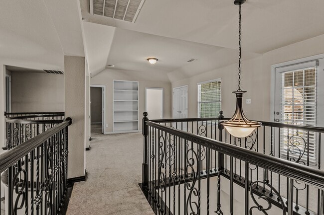 Building Photo - 14020 Sparrow Hill Dr