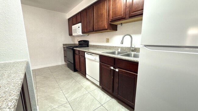 Building Photo - 4370 Sandy River Dr